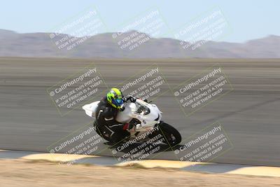 media/Apr-10-2022-SoCal Trackdays (Sun) [[f104b12566]]/Bowl (11am)/